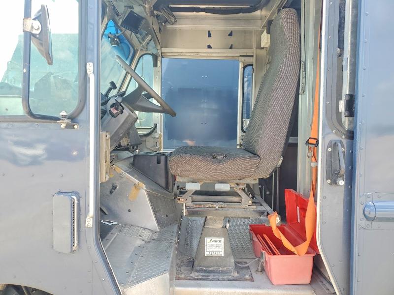 2020 Freightliner All other VIN 4UZAC2EA4LCMH6061 COPART salvage auction — MINOR DENT/SCRATCHES, CT, sold $1,400 on 2026-08-28 (photo 7)