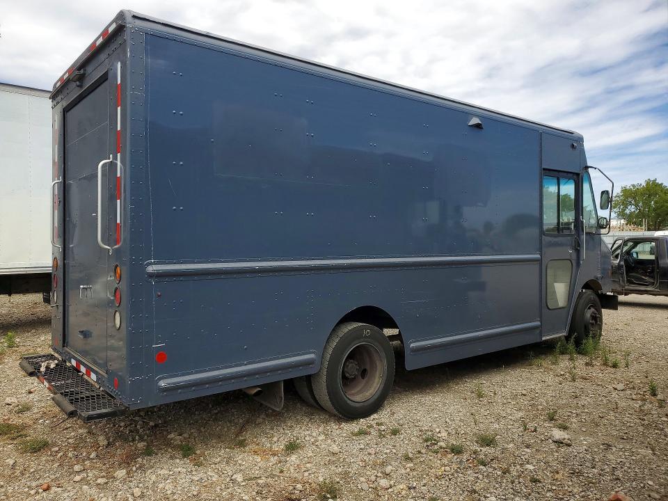 2020 Frht - freightliner Mt45 VIN 4UZAC2EA4LCLZ6733 COPART salvage auction — MINOR DENT/SCRATCHES, CA - DIS/DLR/EXP ONLY CLEAN TITLE, sold $10 on 2026-07-28 (photo 3)