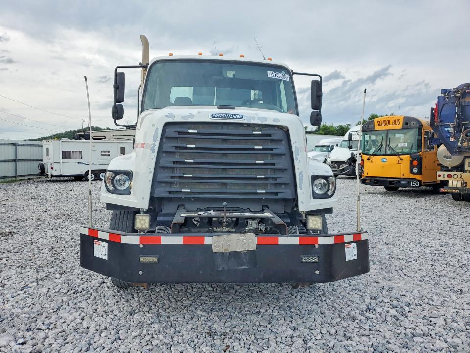 2016 Freightliner All other VIN 1FVAG0CY8GHHC7810 COPART salvage auction — MINOR DENT/SCRATCHES, NJ - CERTIFICATE OF TITLE, sold $2,550 on 2026-07-28 (photo 5)