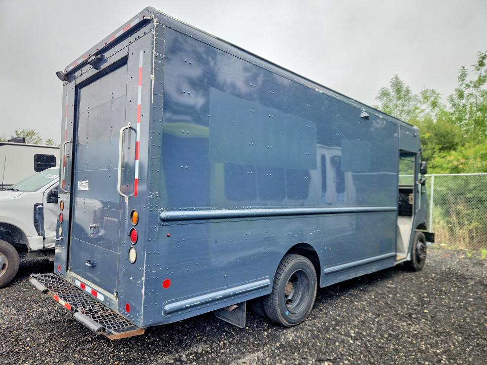 2020 Frht - freightliner Mt45 chass VIN 4UZAC2EA4LCMK0190 COPART salvage auction — NORMAL WEAR, CT, sold $13,100 on 2026-08-13 (photo 3)