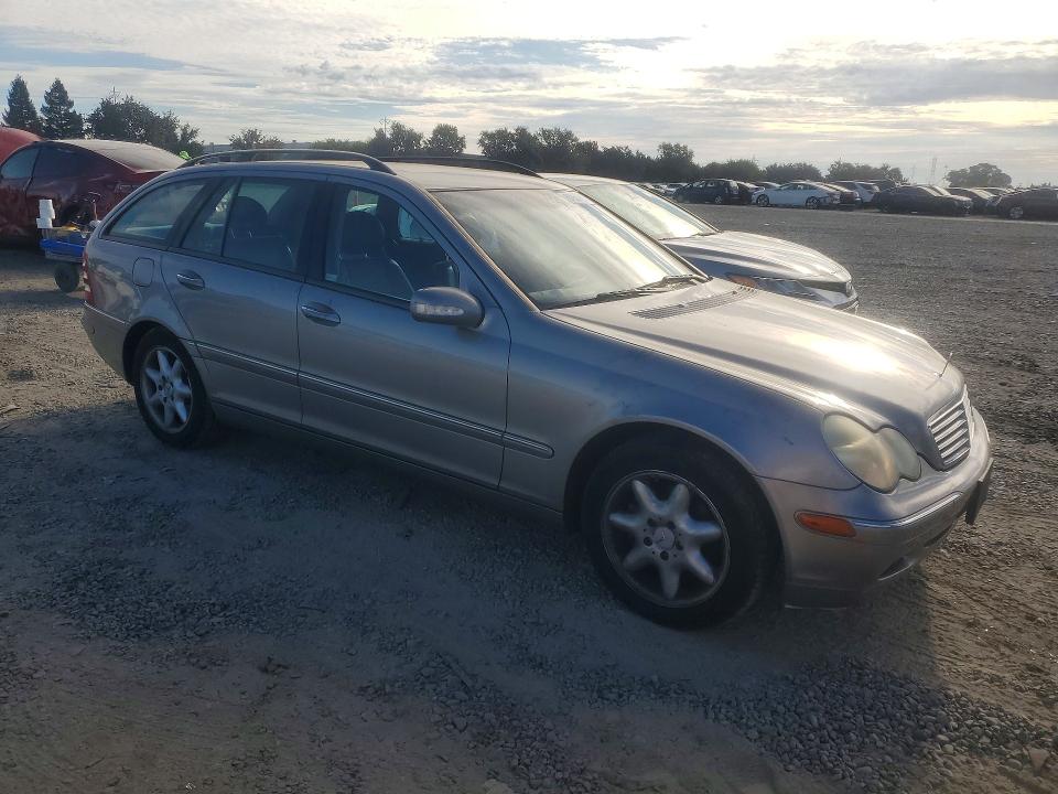2004 Mercedes-benz C class VIN WDBRH61J74F453835 COPART salvage auction — NORMAL WEAR, CA - DIS/DLR/EXP ONLY CLEAN TITLE, sold $30 on 2026-07-28 (photo 4)