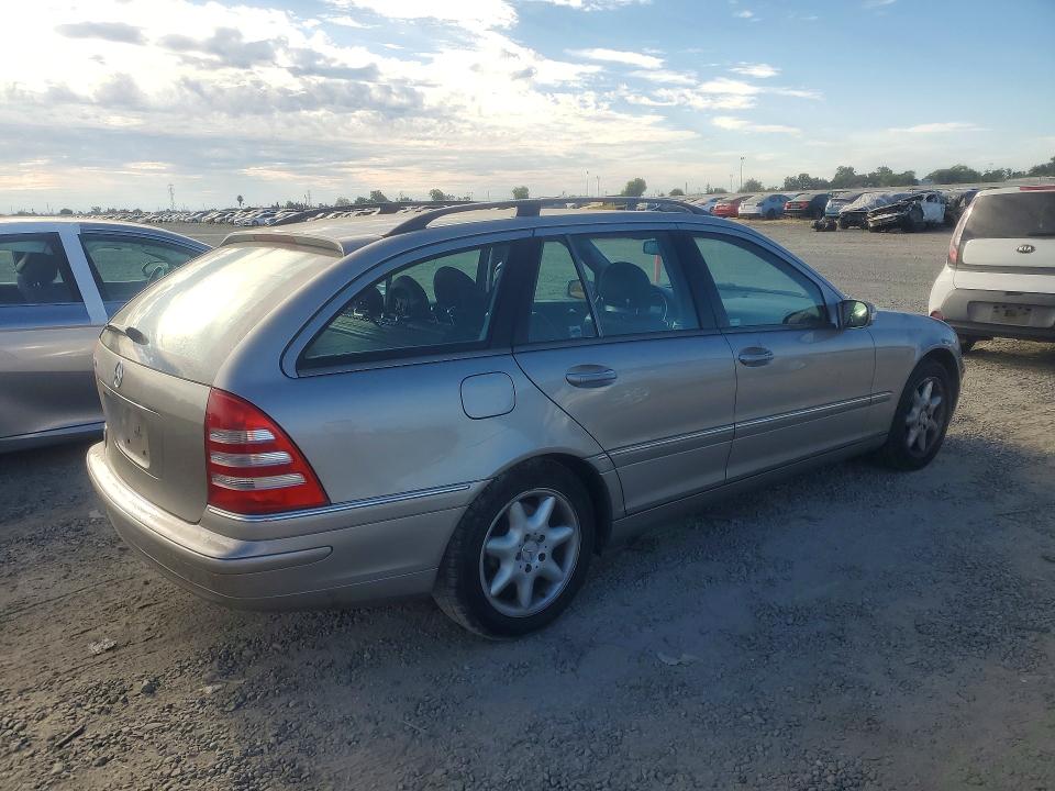 2004 Mercedes-benz C class VIN WDBRH61J74F453835 COPART salvage auction — NORMAL WEAR, CA - DIS/DLR/EXP ONLY CLEAN TITLE, sold $30 on 2026-07-28 (photo 3)