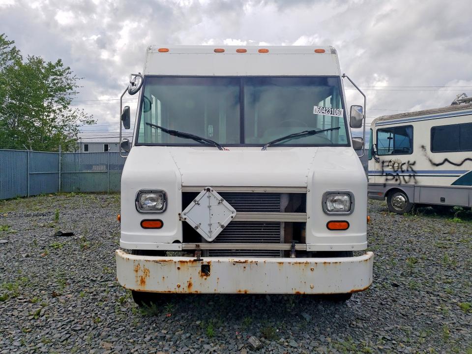 2004 Freightliner All other VIN 4UZAANBW94CM71449 COPART salvage auction — MECHANICAL, ON - PERMIT NO BRAND - UNFIT, sold $15 on 2026-08-12 (photo 5)