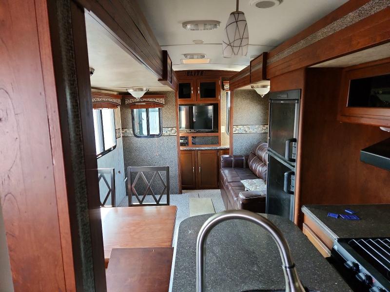 2015 Keystone rv Recreation VIN 4YDT31R29FT414073 COPART salvage auction — NORMAL WEAR, IL - CERTIFICATE OF TITLE, sold $1,600 on 2026-07-30 (photo 6)