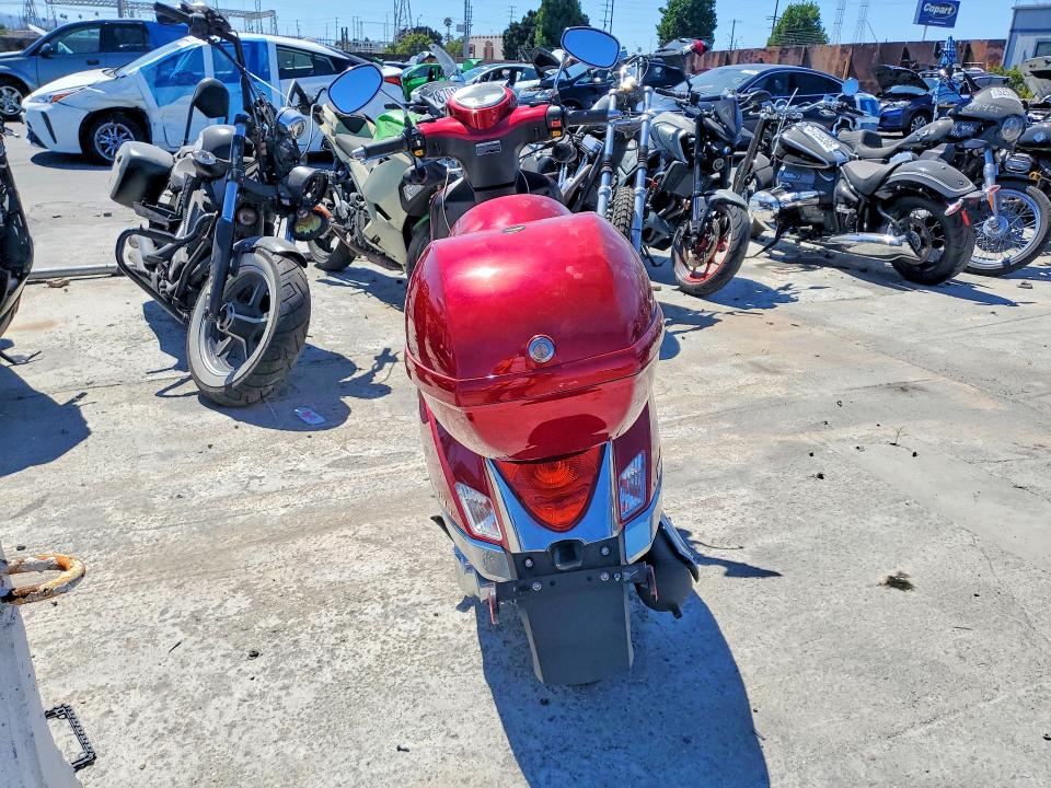 2008 Lance Scooter VIN L5YTCKPA981211596 COPART salvage auction — NORMAL WEAR, CA - DIS/DLR/EXP ONLY CLEAN TITLE, sold $225 on 2026-07-31 (photo 4)