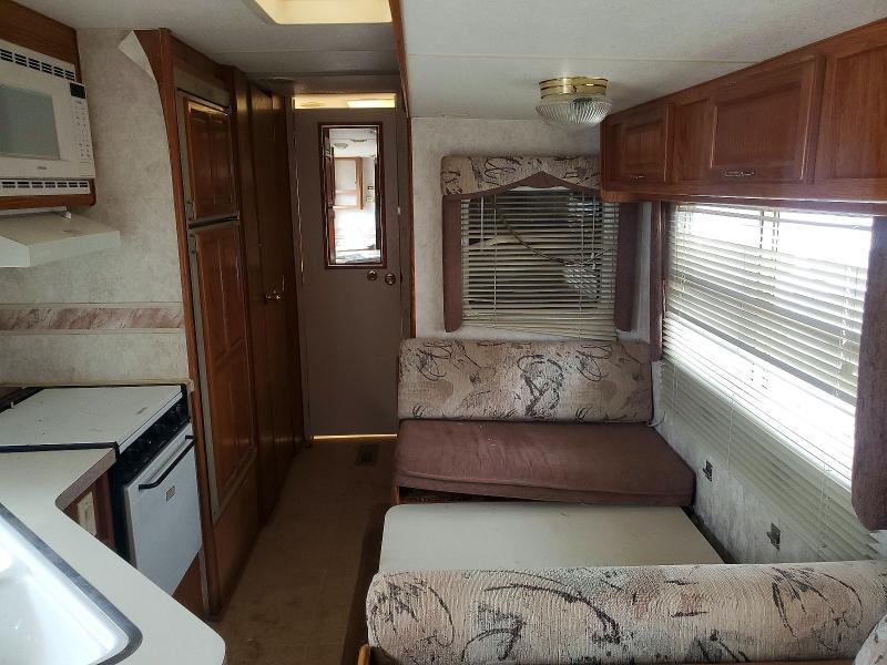 2000 Fleetwood Terry VIN 1EA1G312XY1581193 COPART salvage auction — NORMAL WEAR, CA - DIS/DLR/EXP ONLY CLEAN TITLE, sold $325 on 2026-07-28 (photo 5)