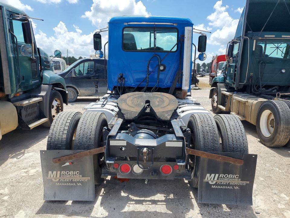2015 Mack All other VIN 1M1AW01X3FM007086 COPART salvage auction — MINOR DENT/SCRATCHES, IN - CERTIFICATE OF TITLE, sold $5,000 on 2026-07-31 (photo 6)