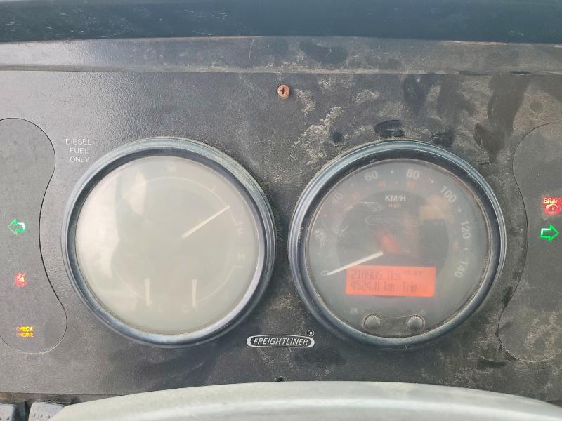 2004 Freightliner All other VIN 4UZAANBW24CM71454 COPART salvage auction — MECHANICAL, NU, sold $425 on 2026-08-27 (photo 9)