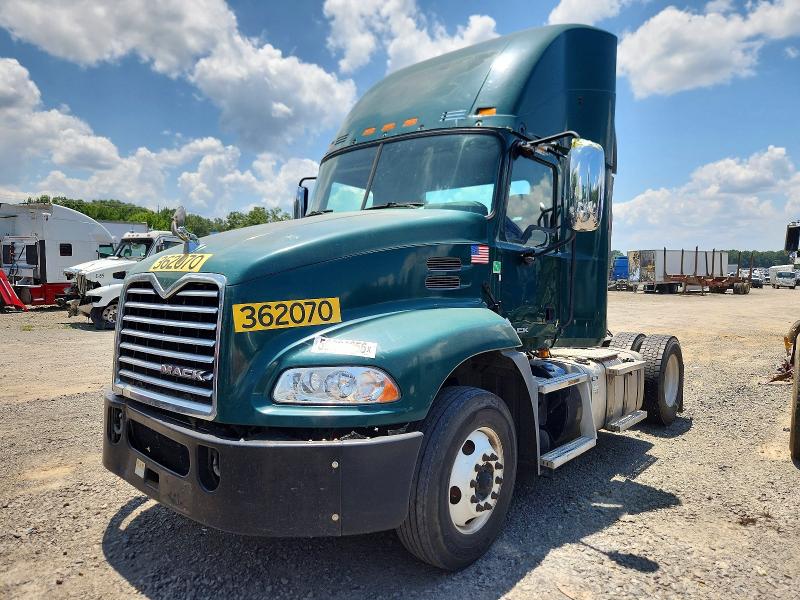 2017 Mack 600 rd600 VIN 1M1AW01X0HM009378 COPART salvage auction — STRIPPED, MS - CERTIFICATE OF TITLE (P), sold $150 on 2026-09-02 (photo 2)