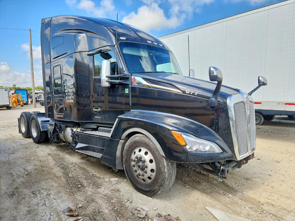 2022 Kenworth All other VIN 1XKYDP9X1NJ140743 COPART salvage auction — FRONT END, TX - SALVAGE VEHICLE TITLE (P), sold $11,100 on 2026-07-23 (photo 4)
