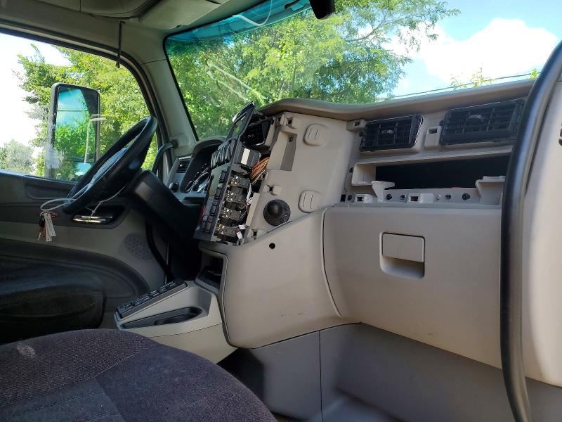 2018 Peterbilt All other VIN 1XPBDP9X3JD473714 COPART salvage auction — NORMAL WEAR, OH - CERTIFICATE OF TITLE, sold $10,900 on 2026-08-12 (photo 8)