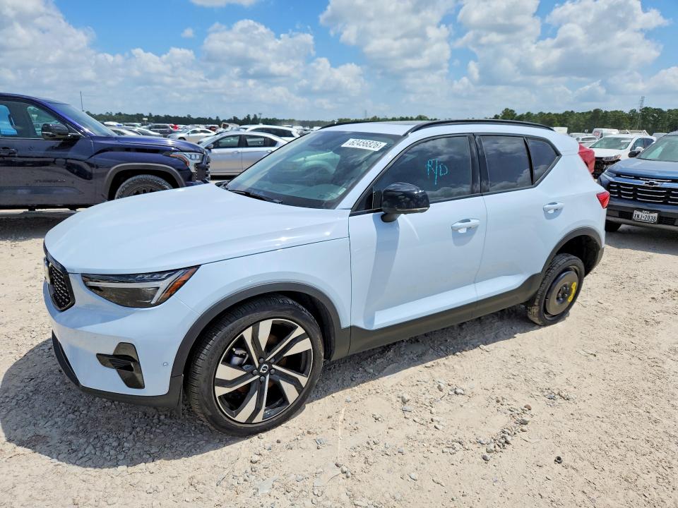 2025 Volvo Xc40 VIN YV4L12UC5S2537901 COPART salvage auction — REAR END, TX - SALVAGE VEHICLE TITLE, sold $13,500 on 2026-07-31 (photo 1)