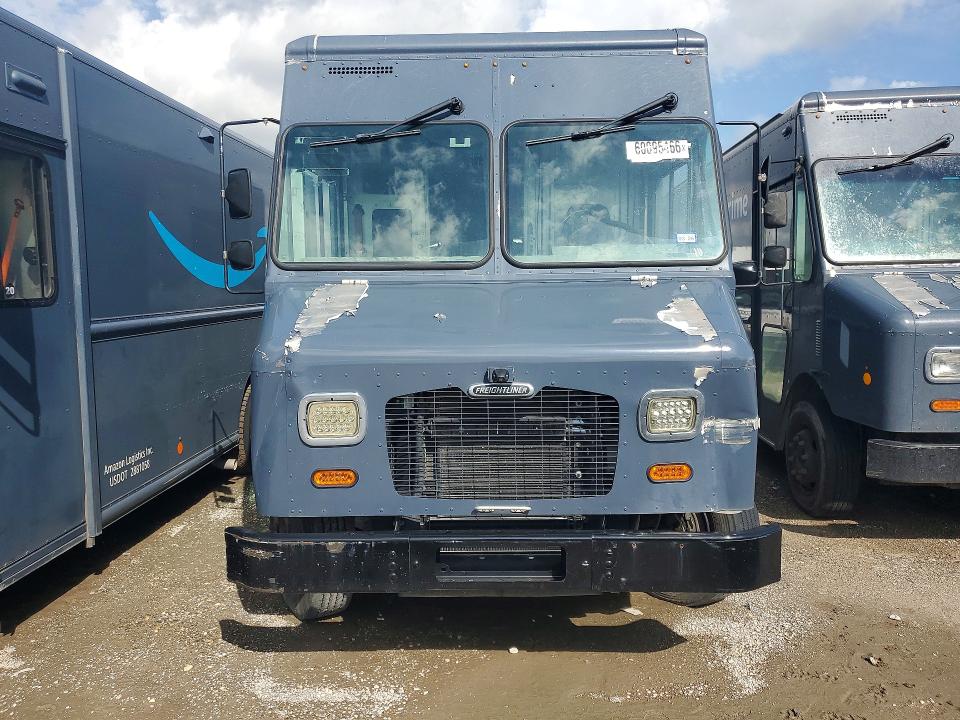 2020 Freightliner All other VIN 4UZAC2EA8LCMH7911 COPART salvage auction — MINOR DENT/SCRATCHES, CT, sold $23,500 on 2026-07-09 (photo 5)