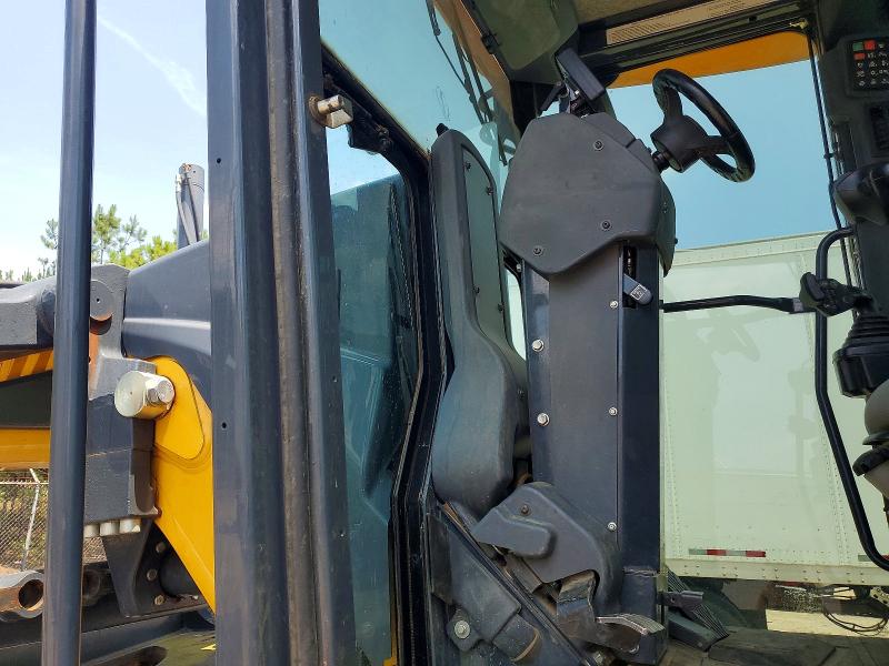 2021 John deere Farm tract VIN 1DW670GPHMF711256 COPART salvage auction — BURN, BS, sold $600 on 2026-07-17 (photo 5)