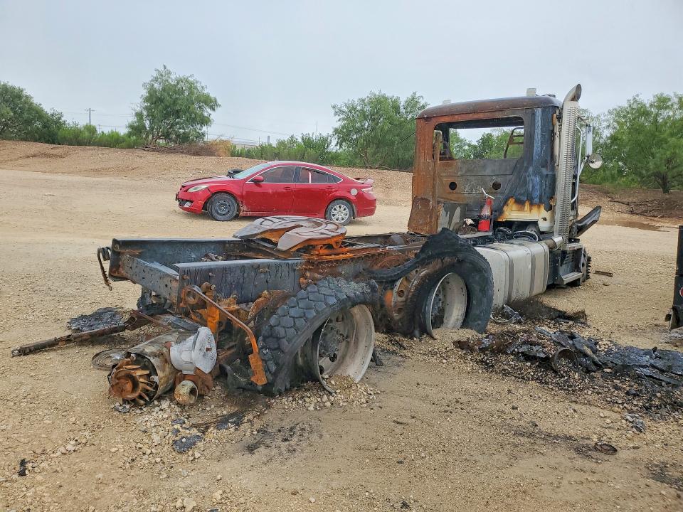 2021 Mack All other VIN 1M1GR4GY7MM020011 COPART salvage auction — BURN, ST, sold $50 on 2026-09-11 (photo 3)