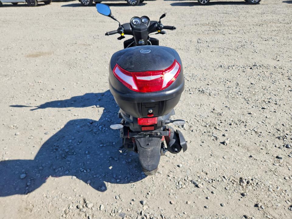 2015 Genuine scooter co. Scooter VIN RFVBFBF94F1000441 COPART salvage auction — MECHANICAL, CO - PUBLIC - SALVAGE TITLE (P), sold $200 on 2026-07-16 (photo 4)