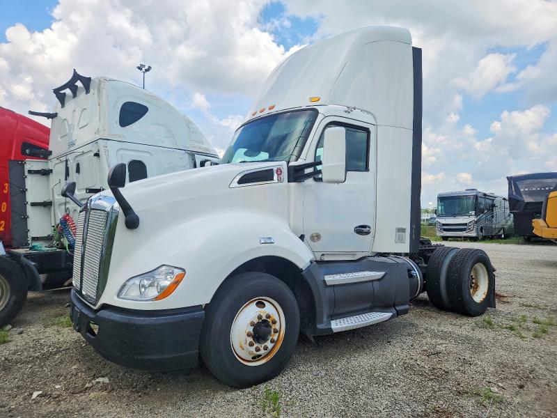 2016 Kenworth All other VIN 1XKYA48X5GJ119146 COPART salvage auction — NORMAL WEAR, IN - CERTIFICATE OF TITLE, sold $7,200 on 2026-07-14 (photo 2)