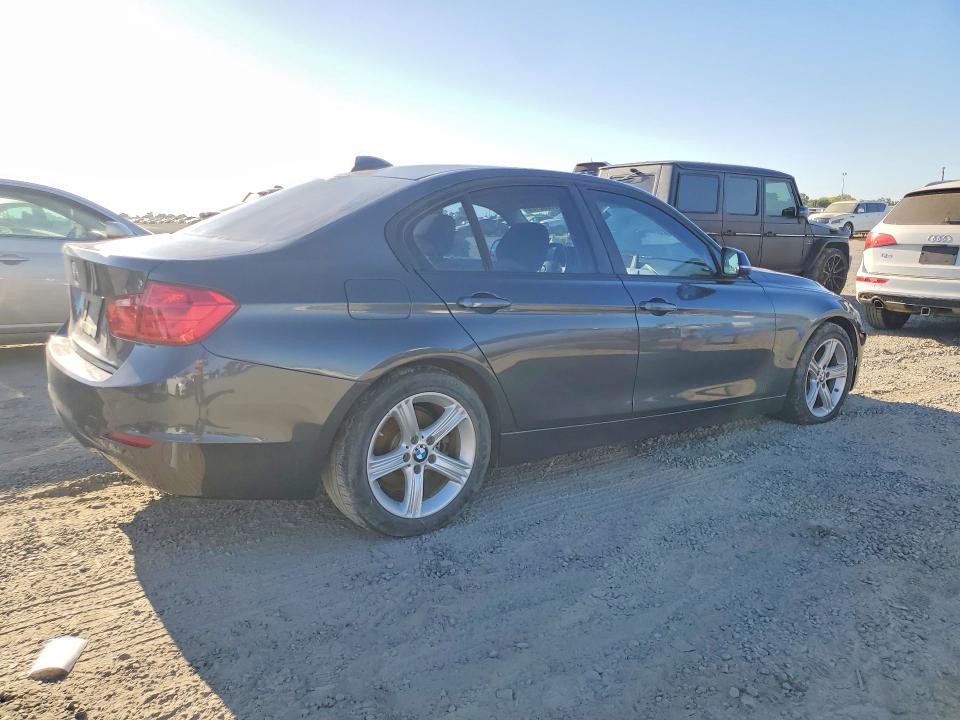 2014 BMW 3 series VIN WBA3B1C55EPV79566 COPART salvage auction — FRONT END, Ca - Dis/Dlr/Exp Only Clean Title, sold $900 on 2026-07-14 (photo 3)