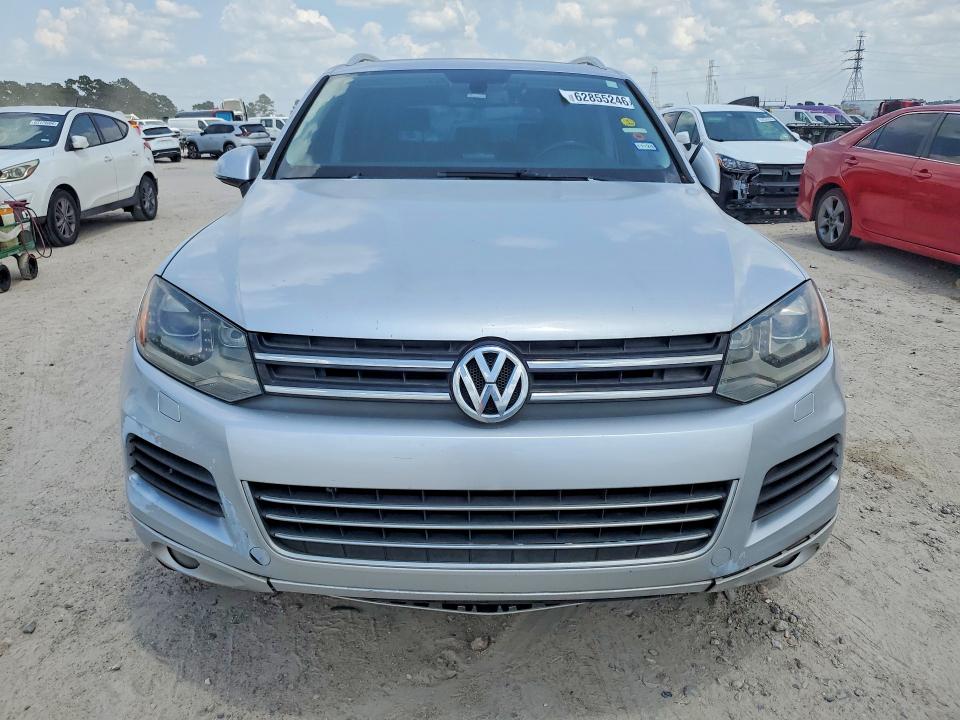 2013 Volkswagen Touareg VIN WVGEF9BP0DD004983 COPART salvage auction — MECHANICAL, TX - CERTIFICATE OF TITLE, sold $850 on 2026-08-13 (photo 5)