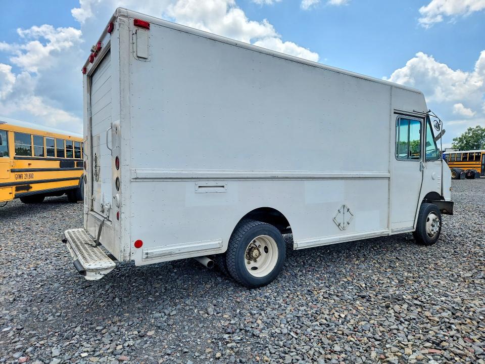 2001 Freightliner All other VIN 4UZAANBW41CH52900 COPART salvage auction — MECHANICAL, CT, sold $175 on 2026-08-13 (photo 3)