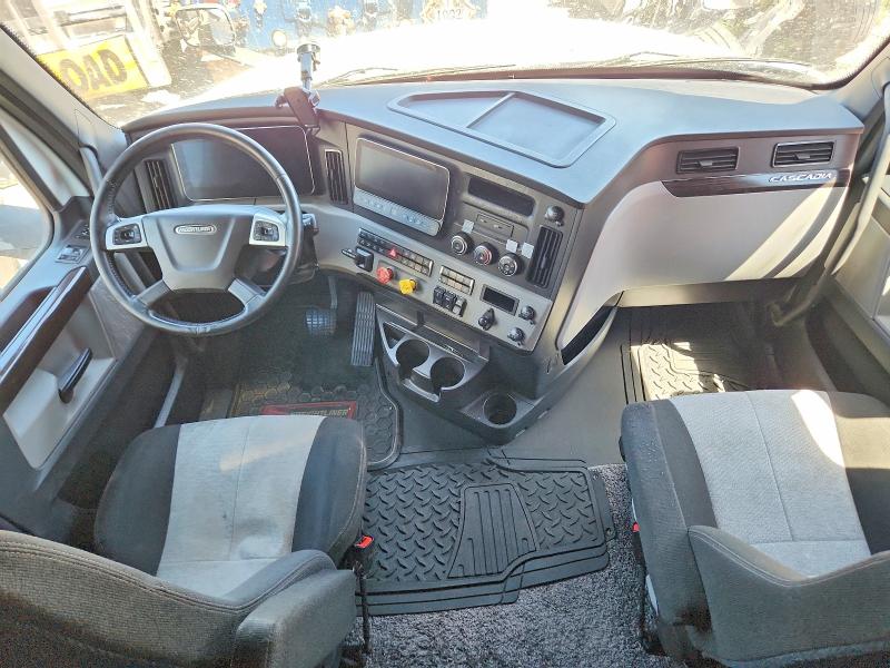 2021 Freightliner All other VIN 3AKJHHDR8MSMU3924 COPART salvage auction — NORMAL WEAR, IL - CERTIFICATE OF TITLE, sold $7,900 on 2026-07-28 (photo 8)