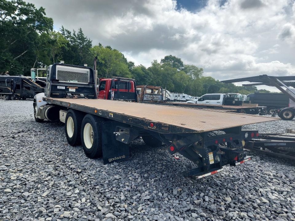 2015 Peterbilt All other VIN 2NP3LJ9X1FM280090 COPART salvage auction — MINOR DENT/SCRATCHES, FL - CERTIFICATE OF TITLE, sold $17,700 on 2026-07-28 (photo 2)