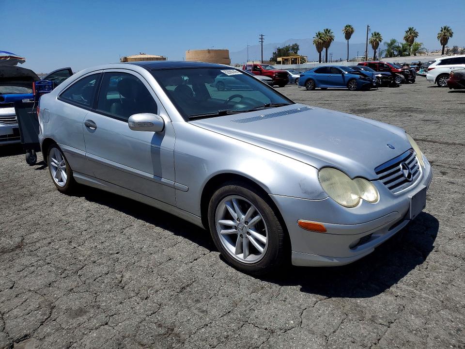 2002 Mercedes-benz C class VIN WDBRN47J12A175819 COPART salvage auction — MINOR DENT/SCRATCHES, DV, sold $275 on 2026-08-17 (photo 4)