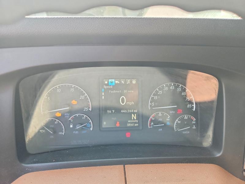 2022 Freightliner All other VIN 3AKJHHDR5NSNJ4692 COPART salvage auction — NORMAL WEAR, OK - CERTIFICATE OF TITLE (P), sold $15,200 on 2026-07-28 (photo 9)