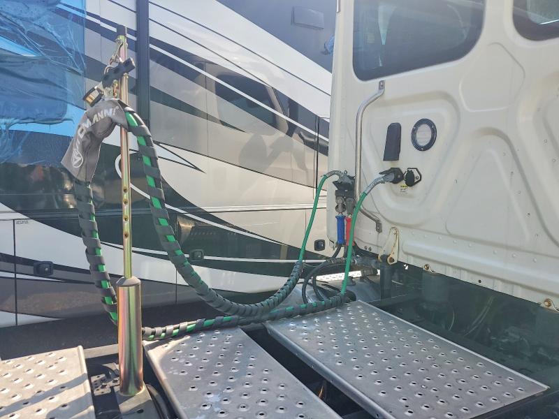 2022 Freightliner All other VIN 3AKJHLDVXNSMS8875 COPART salvage auction — NORMAL WEAR, PA - RECONSTRUCTED CLEAN, sold $49,250 on 2026-07-14 (photo 9)