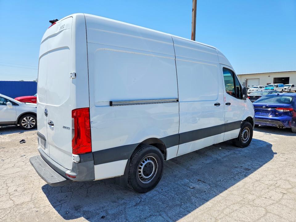 2021 Freightliner Sprinter VIN W2Y40BHY7MT066734 COPART salvage auction — NORMAL WEAR, OK - CERTIFICATE OF TITLE (P), sold $3,150 on 2026-08-24 (photo 3)