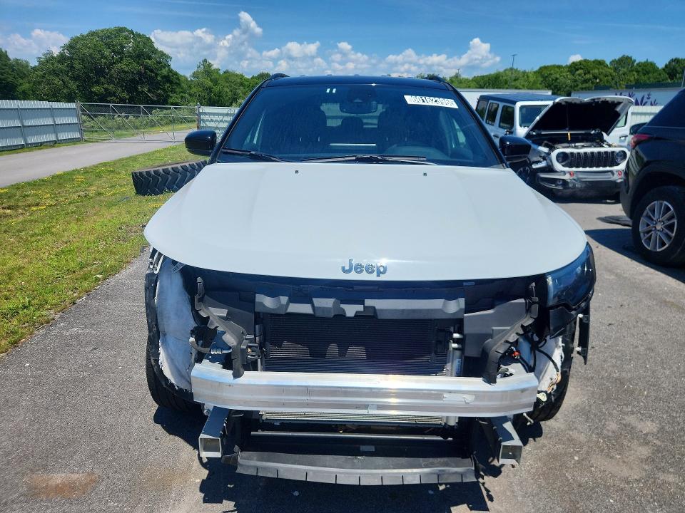 2025 Jeep Compass VIN 3C4NJDCN7ST513110 COPART salvage auction — FRONT END, Fl - Certificate Of Title, sold $11,600 on 2026-07-22 (photo 5)