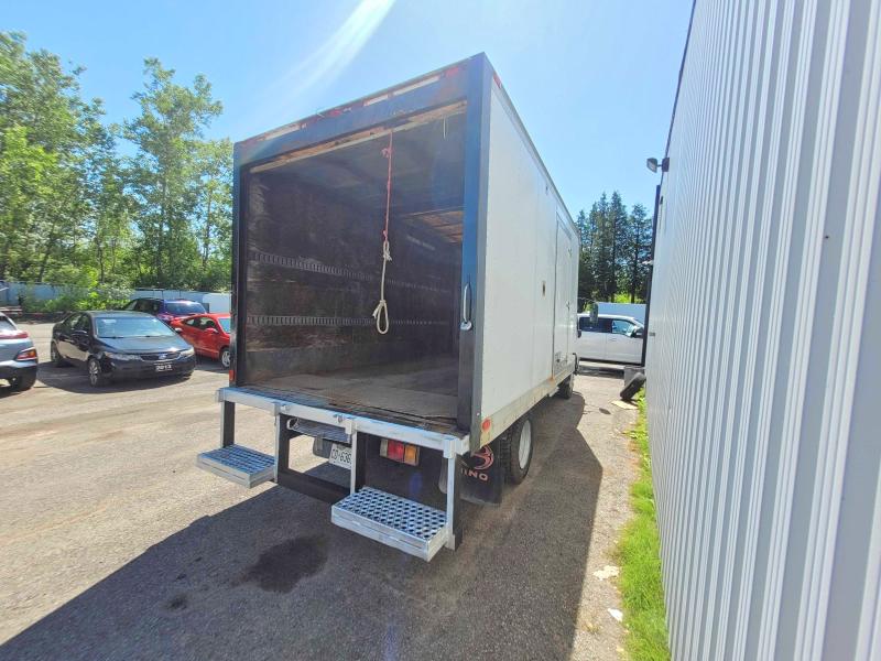 2013 Hino All other VIN JHHWDL2H3DK001590 COPART salvage auction — MINOR DENT/SCRATCHES, ON - PERMIT NO BRAND - UNFIT (P), sold $4,050 on 2026-07-28 (photo 4)
