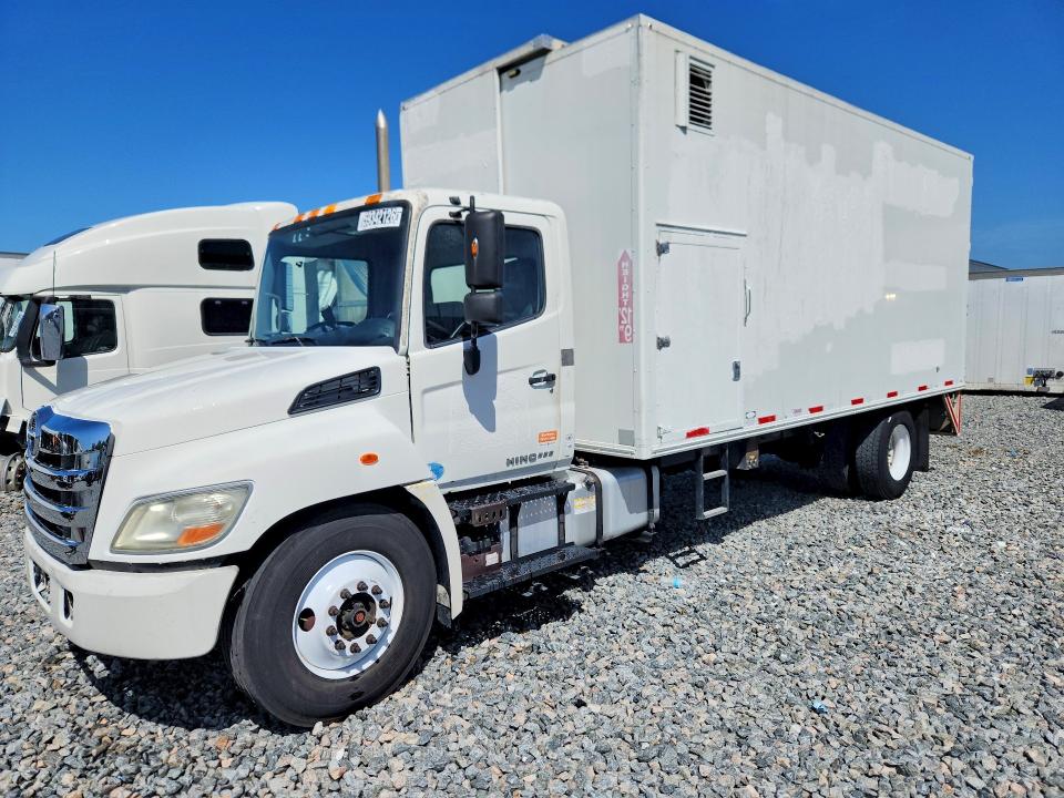 2013 Hino All other VIN 5PVNV8JT1D4S52529 COPART salvage auction — MINOR DENT/SCRATCHES, FL - CERTIFICATE OF TITLE, sold $10 on 2026-07-28 (photo 1)