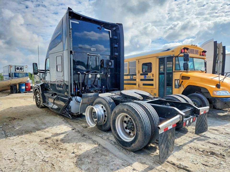 2022 Kenworth All other VIN 1XKYDP9X1NJ140743 COPART salvage auction — FRONT END, TX - SALVAGE VEHICLE TITLE (P), sold $11,100 on 2026-07-23 (photo 2)