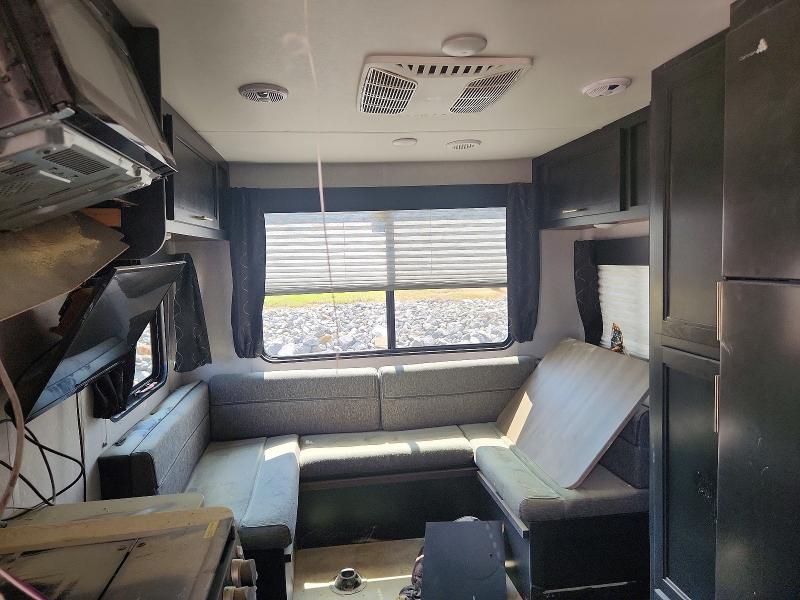 2022 Forest river VIN 5ZT2CKJB2NF002895 COPART salvage auction — Burn Interior, SP, sold $375 on 2026-09-03 (photo 5)