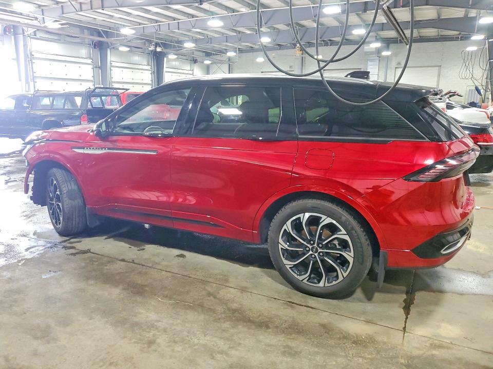 2025 Lincoln Nautilus VIN 5LMPJ8KA7SJ972796 COPART salvage auction — FRONT END, Mn - Cert Of Title-Salvage, sold $14,300 on 2026-10-13 (photo 2)