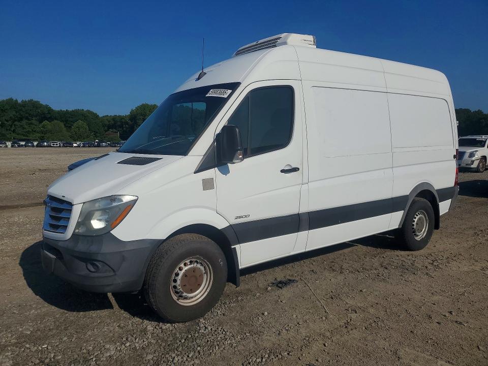 2015 Freightliner Sprinter VIN WDYPE7CC0F5970851 COPART salvage auction — MINOR DENT/SCRATCHES, CT, sold $4,700 on 2026-07-29 (photo 1)