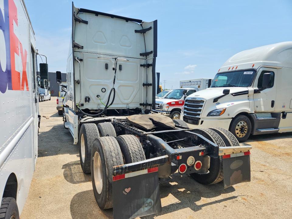 2021 Freightliner All other VIN 3AKJHHDR9MSMT8568 COPART salvage auction — NORMAL WEAR, PA - CERT OF TITLE, sold $3,650 on 2026-07-28 (photo 2)