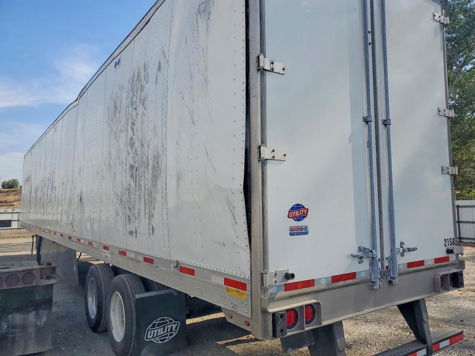 2026 Util Trailer VIN 1UYVS2534T7527809 COPART salvage auction — ROOF, Mi - Dis/Dlr/Exp Only Clean Title (P), sold $5,200 on 2026-07-28 (photo 2)