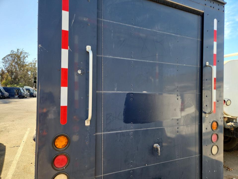 2020 Freightliner Mt45 chass VIN 4UZAC2EA4LCLZ7056 COPART salvage auction — MINOR DENT/SCRATCHES, CA - DIS/DLR/EXP ONLY CLEAN TITLE, sold $750 on 2026-07-28 (photo 6)