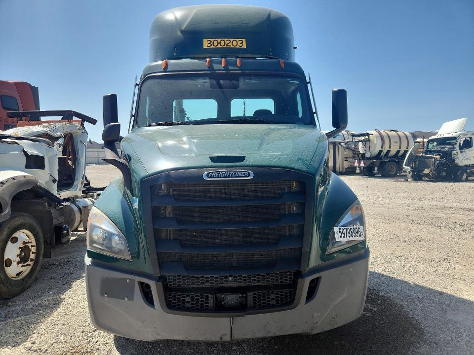 2021 Freightliner All other VIN 3AKBHSDVXMSMK0921 COPART salvage auction — MECHANICAL, OK - CERTIFICATE OF TITLE, sold $4,000 on 2026-07-17 (photo 5)
