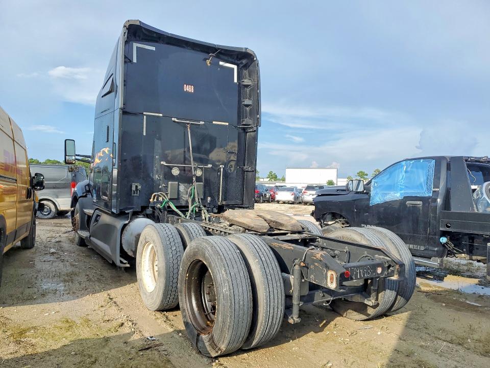 2018 Kenworth All other VIN 1XKYDP9X6JJ179998 COPART salvage auction — MINOR DENT/SCRATCHES, CT, sold $10,600 on 2026-07-28 (photo 2)