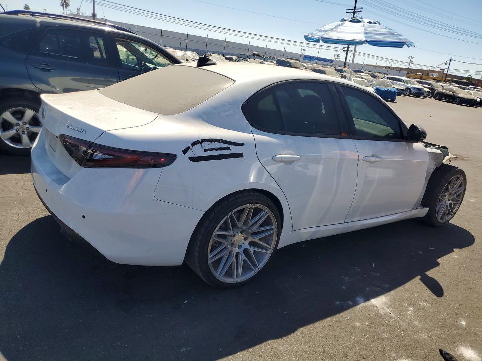 2024 Alfa romeo Giulia VIN ZARFAMAN8R7677526 COPART salvage auction — FRONT END, LQ, sold $5,400 on 2026-08-03 (photo 3)