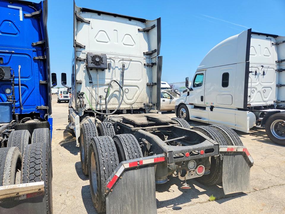 2019 Freightliner All other VIN 3AKJHHDR1KSKJ3638 COPART salvage auction — NORMAL WEAR, CT, sold $26,500 on 2026-09-01 (photo 2)