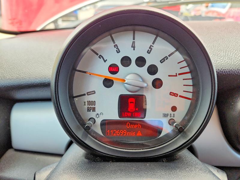 2013 Mini Cooper VIN WMWSU3C5XDT370606 COPART salvage auction — NORMAL WEAR, Tx - Certificate Of Title, sold $275 on 2026-08-03 (photo 9)