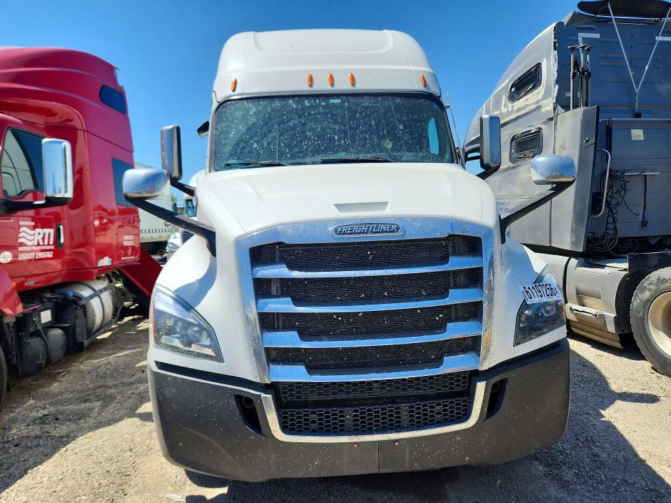 2021 Freightliner All other VIN 3AKJHHDR8MSMU3924 COPART salvage auction — NORMAL WEAR, IL - CERTIFICATE OF TITLE, sold $7,900 on 2026-07-28 (photo 5)