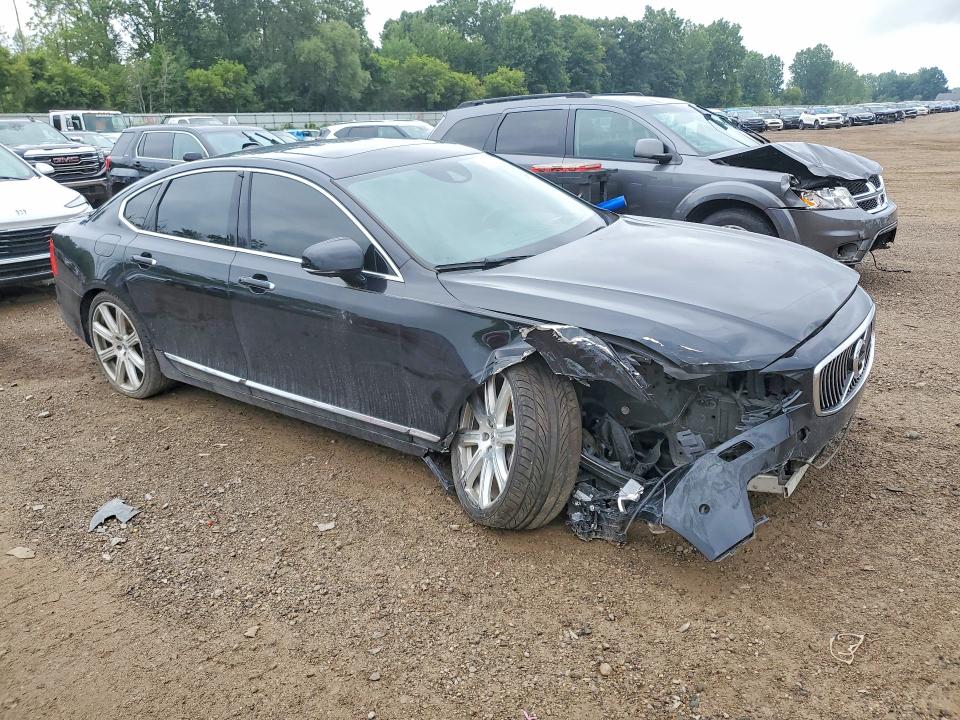 2017 Volvo S90 VIN YV1A22ML7H1001984 COPART salvage auction — FRONT END, CZ, sold $2,000 on 2026-08-05 (photo 4)