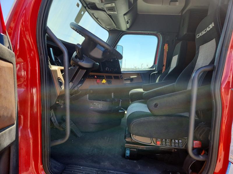 2019 Freightliner All other VIN 3AKJHHDR0KSKC2360 COPART salvage auction — MINOR DENT/SCRATCHES, CA - DIS/DLR/EXP ONLY CLEAN TITLE, sold $6,300 on 2026-07-31 (photo 7)