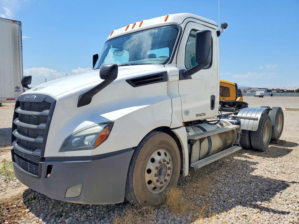 2019 Freightliner All models VIN 1FUJHLDRXKLKJ2759 COPART salvage auction — NORMAL WEAR, CT, sold $9,400 on 2026-08-18 (photo 1)