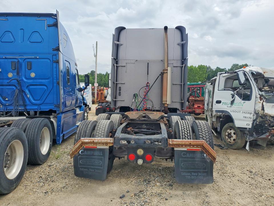 2007 Freightliner All other VIN 1FUJA6CKX7LZ10323 COPART salvage auction — NORMAL WEAR, NJ - CERTIFICATE OF TITLE, sold $12,750 on 2026-08-19 (photo 6)